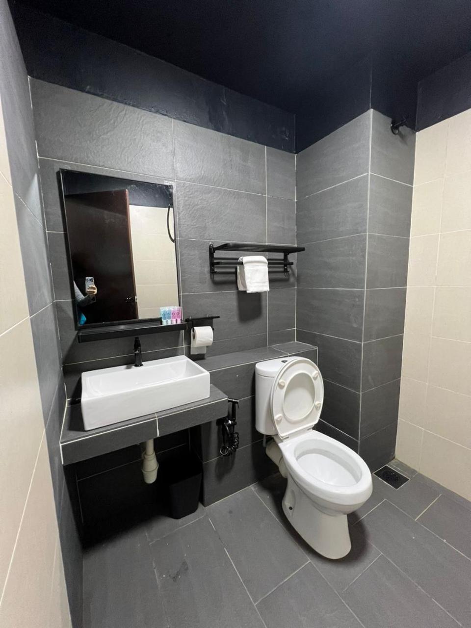 Samsara Studio Apartment At Kompleks Mutiara Gm Gua Musang Exterior foto